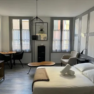 https://chez-mick-et-sarah.hotels-rhonealpes.com