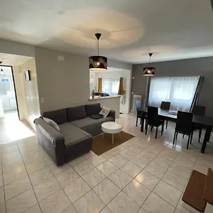 Maison Centre Bourg A 50m De La Hébergement de vacances